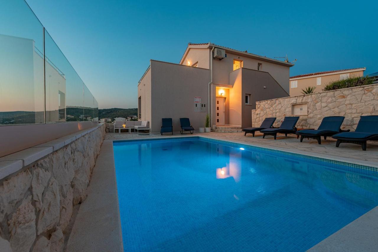 Villa Mona Apartments Razanj Exterior photo